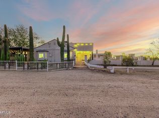 2232 E Desert Ln, Phoenix, AZ 85042
