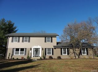 414 Bedford Ln, Ballwin, MO 63011