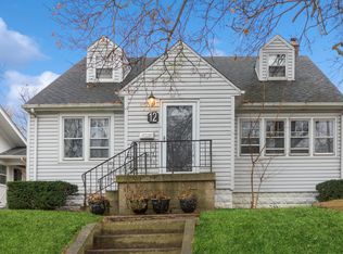 12 E Division St, Lemont, IL 60439