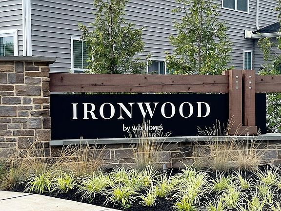 2nd image of 111 Ironwood Dr