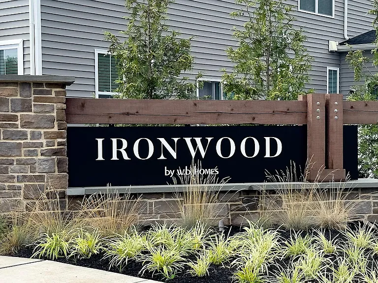 111 Ironwood Dr — Photo 2