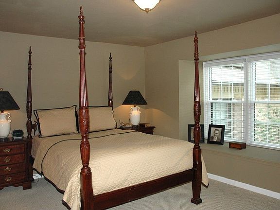 Master with window seats