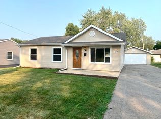 1102 Cypress Ln, Joliet, IL 60435