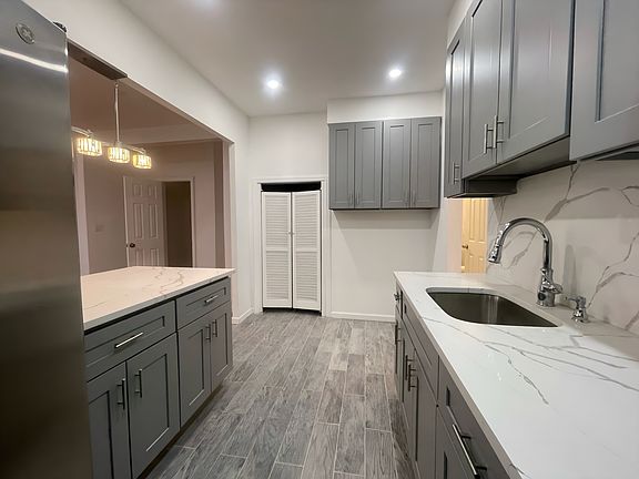 3rd image of 3 Henry St #1