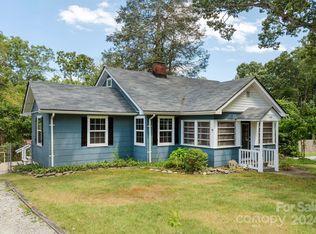244 Courtland Blvd, Hendersonville, NC 28791