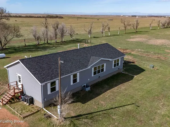 8600 144th Ave SW, Bowman, ND 58623