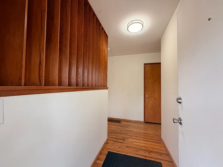 10600 SE 3rd St — Photo 3