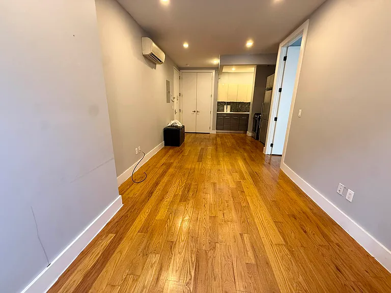 880 Dekalb Ave #1A — Photo 4