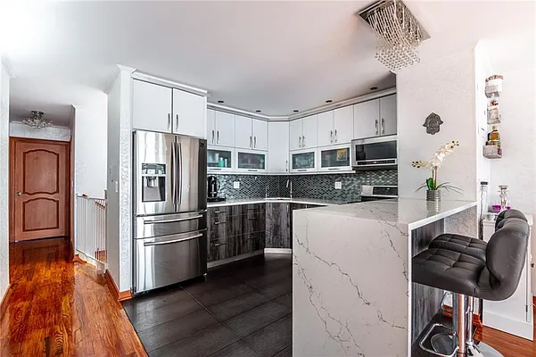 Sold by Remax Edge | media 6