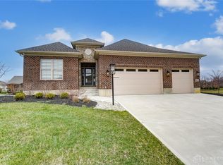 9422 Rochelle Ln, Centerville, OH 45458