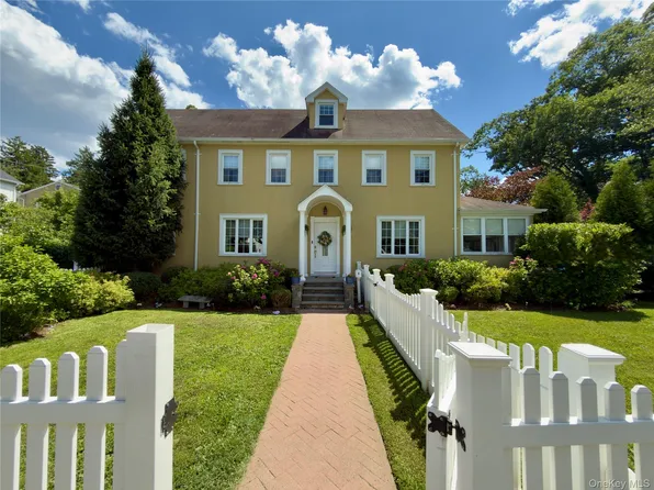 2 Stewart Avenue, Tuckahoe, NY 10707