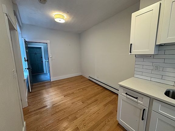5th image of 152 Salem St APT 4