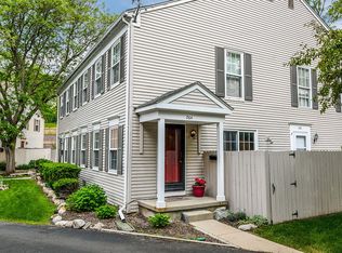 264 1st St #15, Rochester, MI 48307