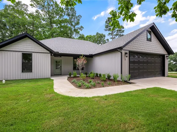 2 Hillcrest Dr, Holiday Island, AR 72631