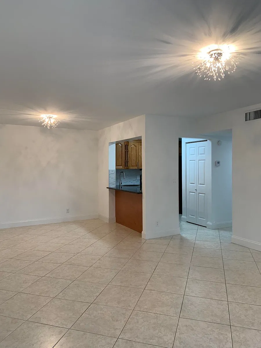 Building Photo - 617 Sea Pine Way #D2