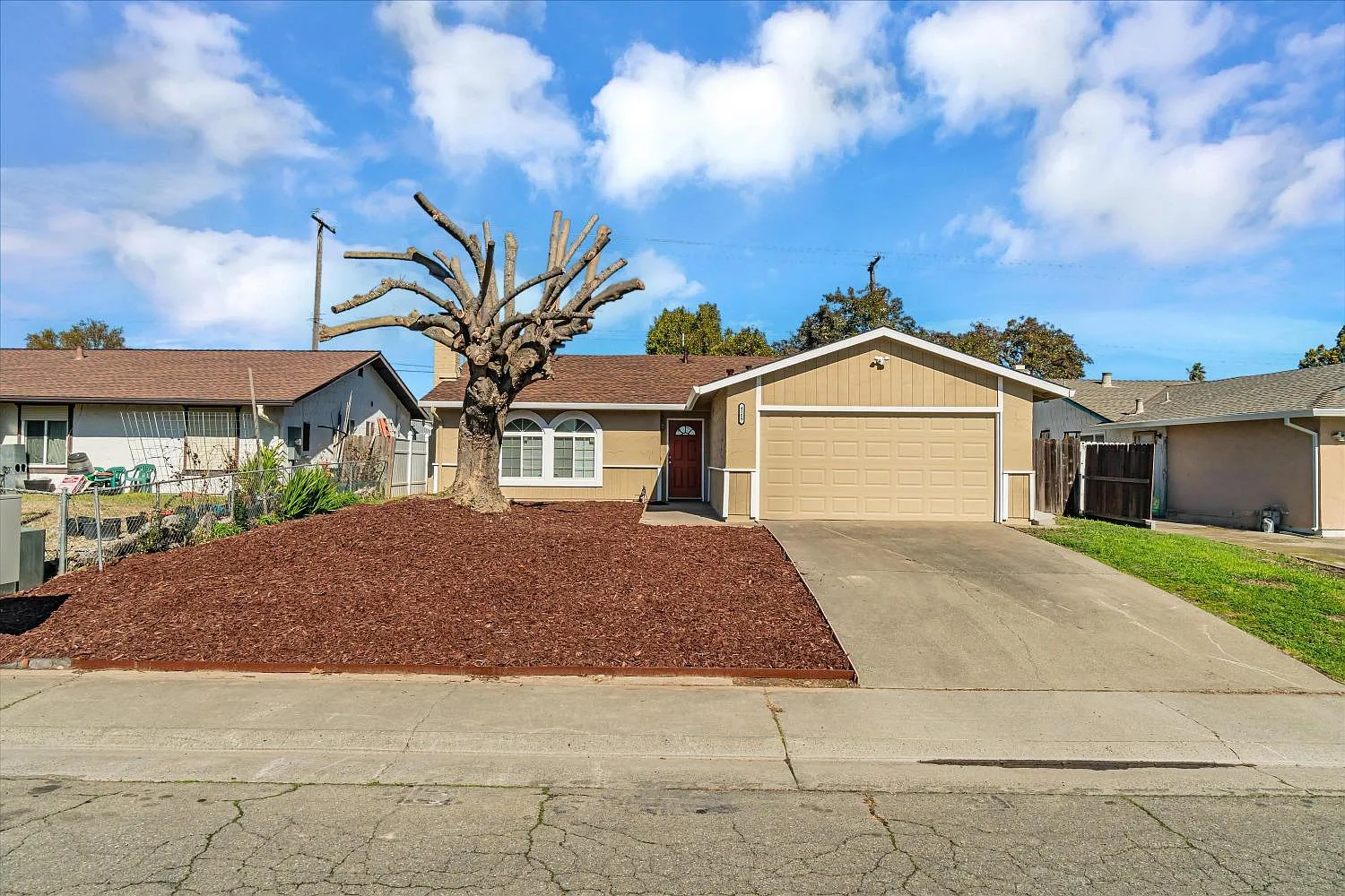 4209 Glascow Dr photo 1