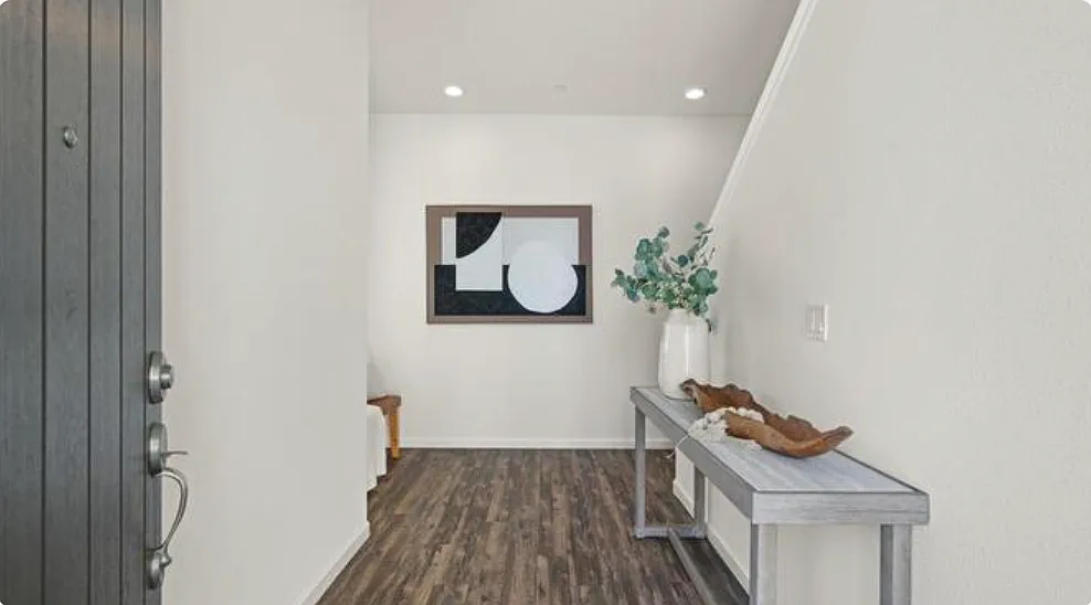 3 bed, 1813 sqft, $4,900 — Photo 2