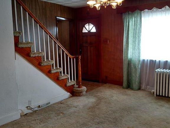 4th image of 919 Scott Ave