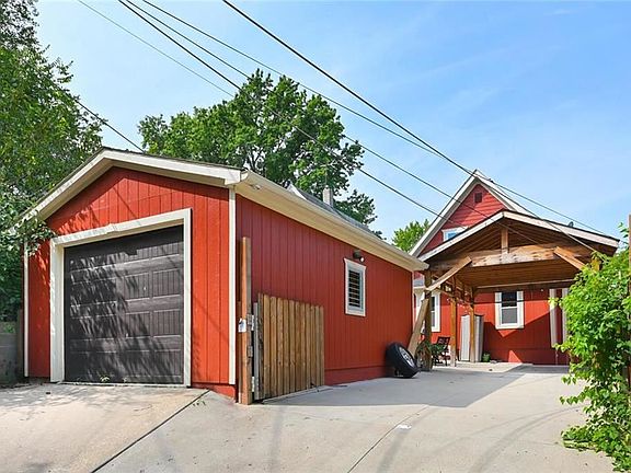 2nd image of 207 N Thorpe St