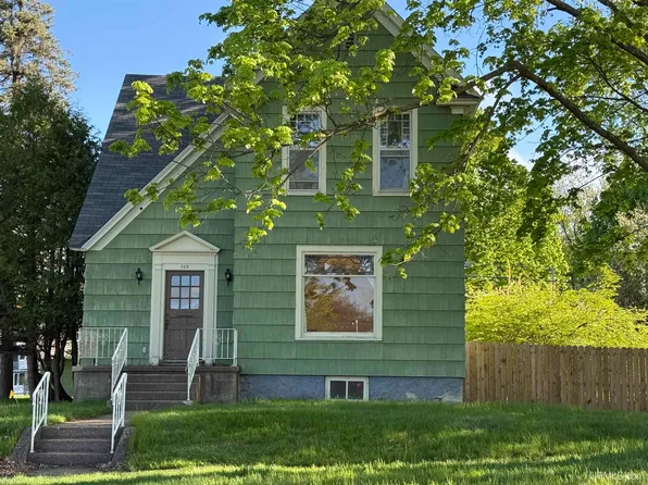 602 E C St, Iron Mountain, MI 49801