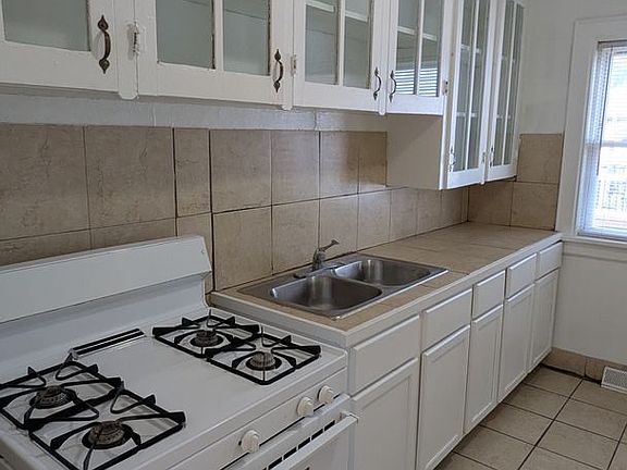 5th image of 10 N 31st St #B