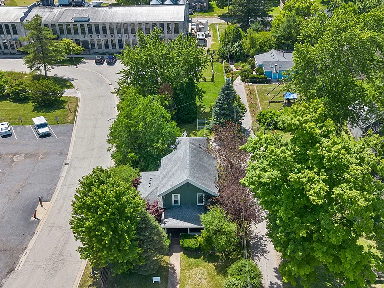 205 N Elm St — Photo 25