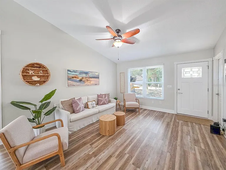 2135 S Flagler Ave — Photo 6