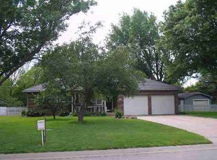 1927 Arlington St, El Dorado, KS 67042