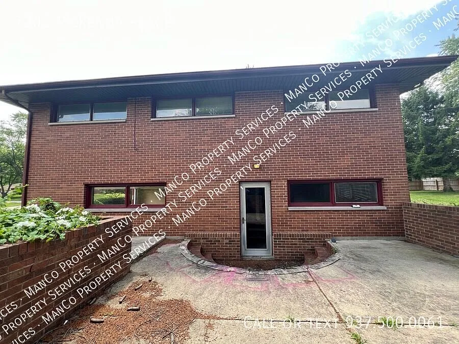 7201 McKenna Pl. - 3 Bedroom - 2.5 Bath House in Englewood - Rent Special - 1/2 Off the First Mon... — Photo 3
