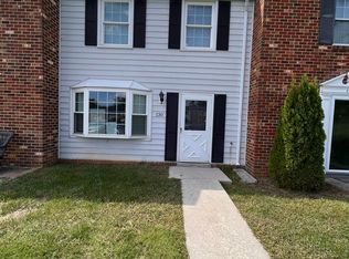 130 Southampton Dr #130, Vinton, VA 24179