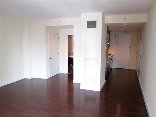 Rented by RELO REDAC INC. | media 14