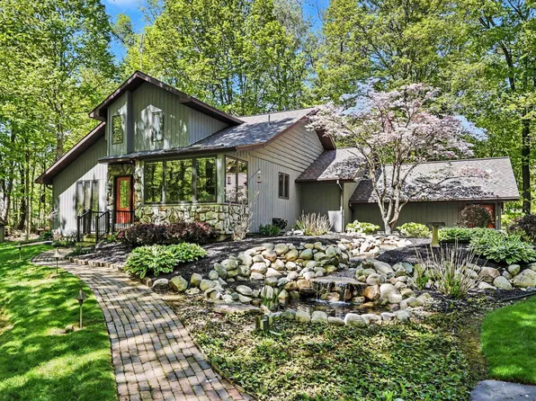 2913 Grange Rd, Berrien Springs, MI 49103