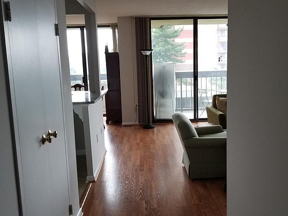2nd image of 400 Madison St APT 406
