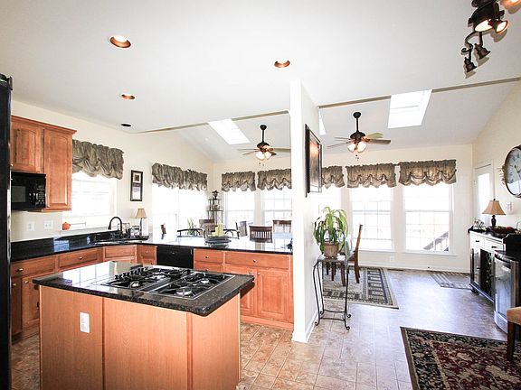 Gas Stove, Granite Counters