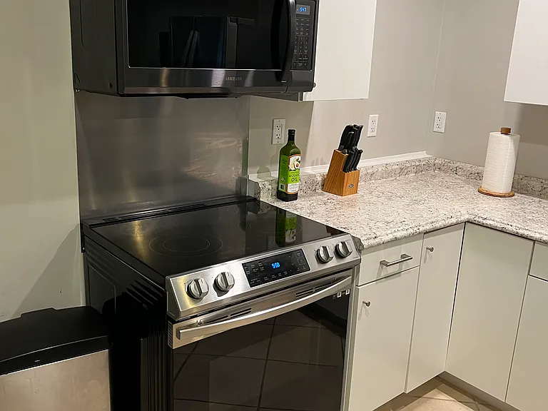 Full-size stove/cooktop/microwave