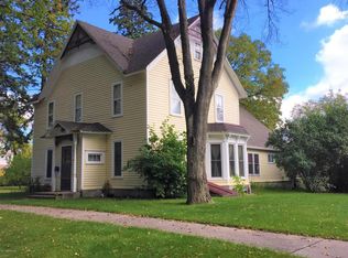 930 N Vine St, Fergus Falls, MN 56537