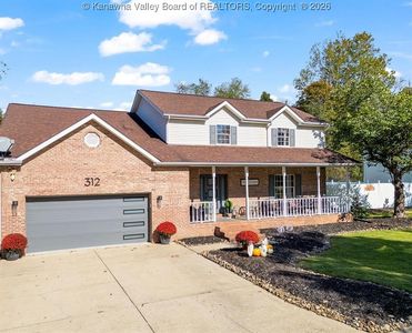 312 Lower Overlook Dr, Hurricane, WV, 25526