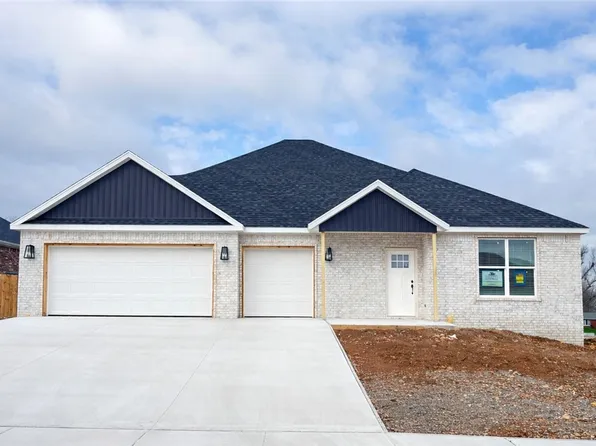 4790 Cowboy St, Springdale, AR 72762