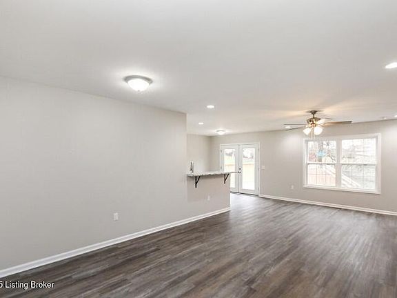 2nd image of 119 Kendallwood Dr