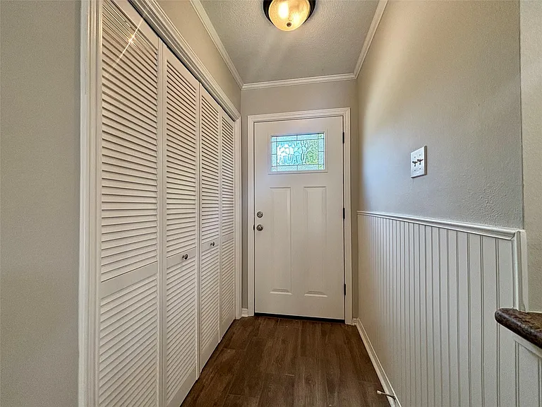 2030 Plantation Dr #B1 — Photo 13