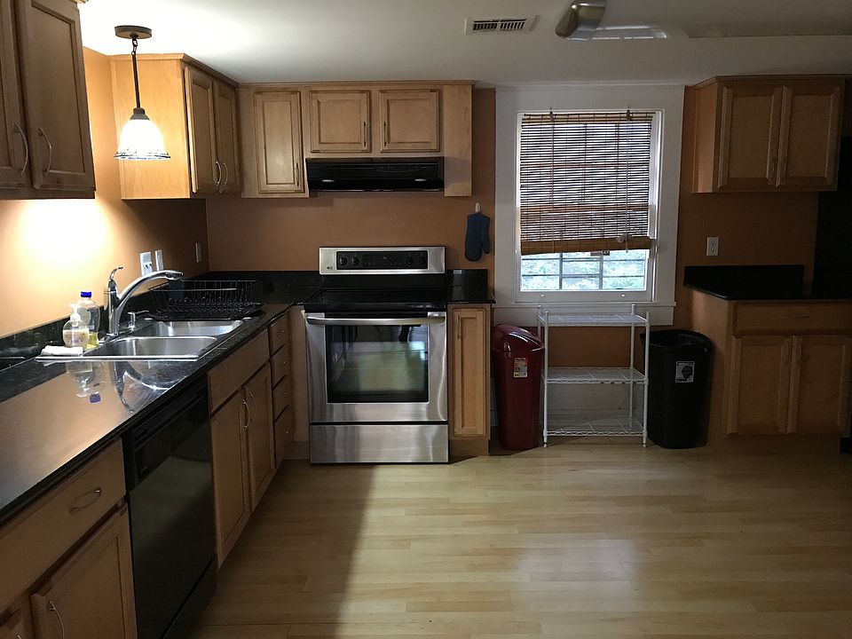 2nd image of 7222 Willow St