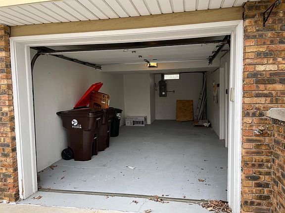 3rd image of 6810 N Fawndale Dr