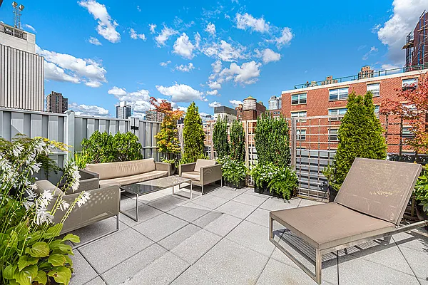 Sold by Compass | media 4