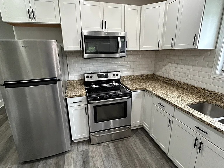 638 N Lasalle St #A — Photo 6