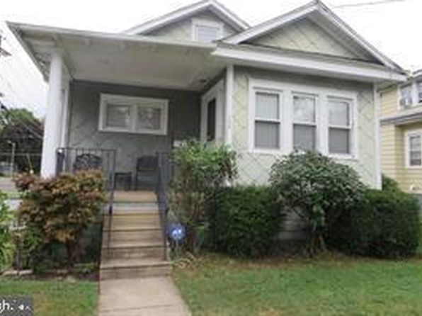 703 Willitts Ave