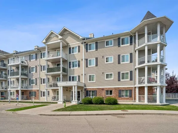 10 E Country Village Park NE #3407, Calgary, AB T3K 0W5