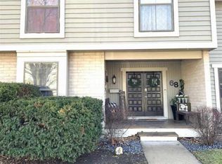 68 SW Pepper Tree Ln, Topeka, KS 66611