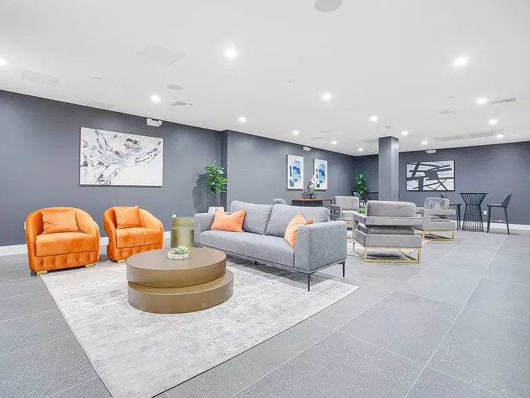V on Victory Apartments — Photo 24