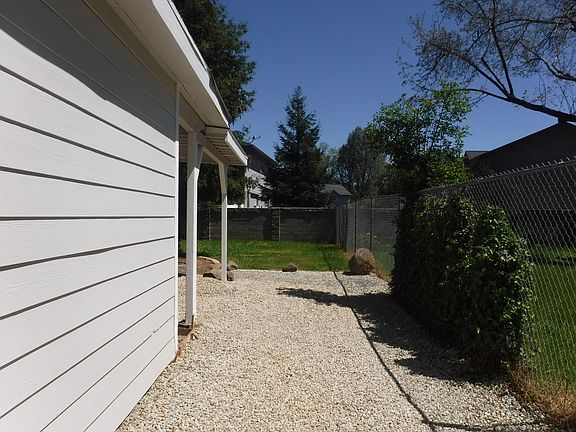 2nd image of 31 Rose Ln
