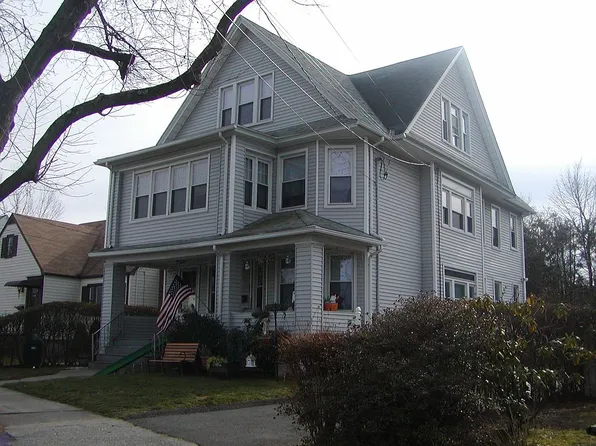 525-527 Courtland Ave, Bridgeport, CT 06605